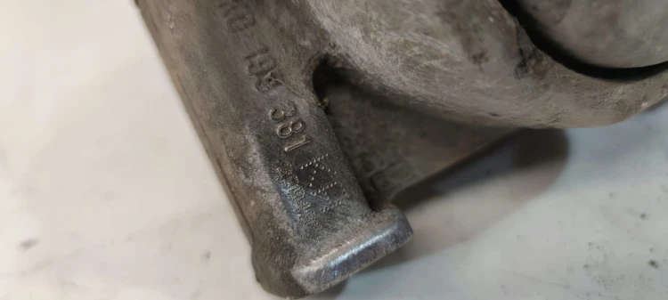 PODUSZKA SILNIKA L P AUDI A4 B8 A5 8T 8K0199381KA