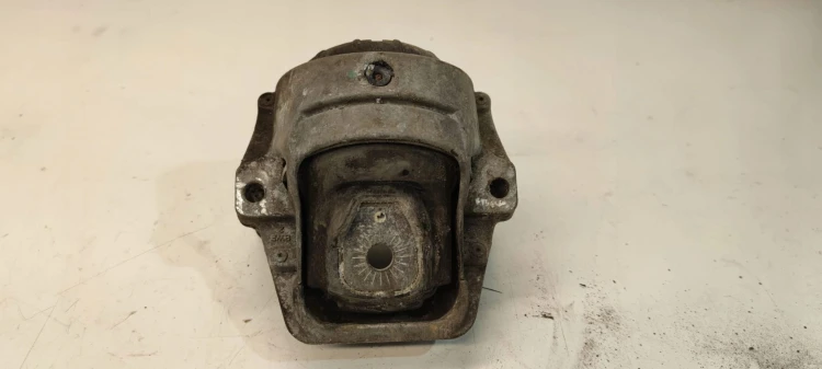 PODUSZKA SILNIKA L P AUDI A4 B8 A5 8T 8K0199381KA