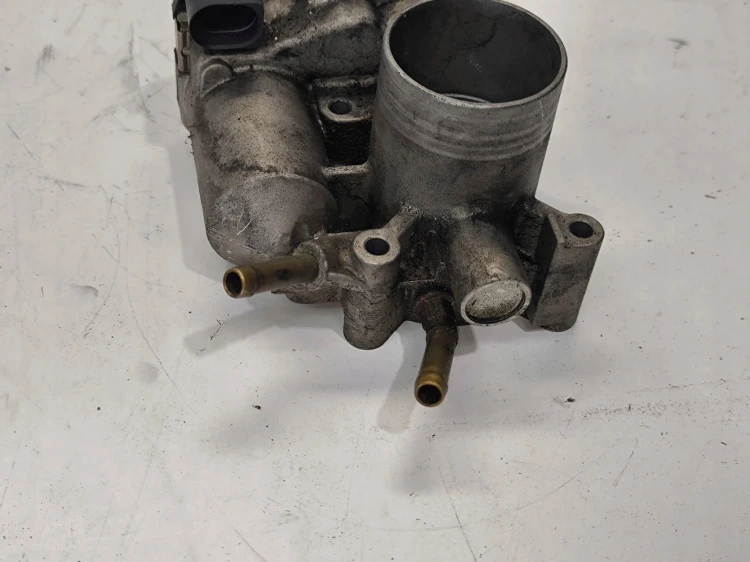 PRZEPUSTNIUCA KLAPA GASZĄCA AUDI VW SEAT SKODA 1.4 030133062C ORYGINAŁ !!!