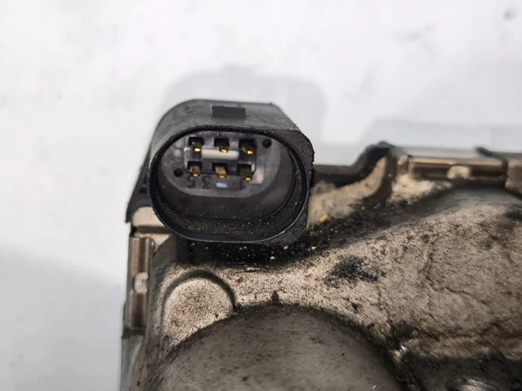PRZEPUSTNIUCA KLAPA GASZĄCA AUDI VW SEAT SKODA 1.4 030133062C ORYGINAŁ !!!