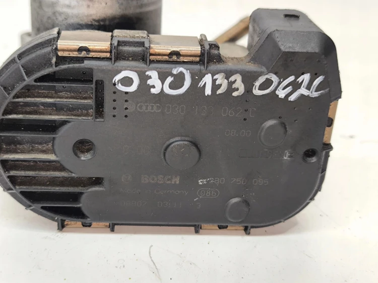 PRZEPUSTNIUCA KLAPA GASZĄCA AUDI VW SEAT SKODA 1.4 030133062C ORYGINAŁ !!!
