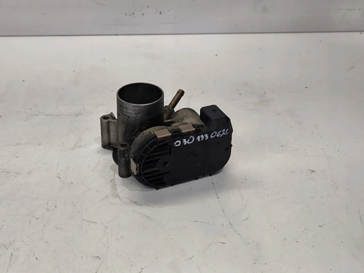 PRZEPUSTNIUCA KLAPA GASZĄCA AUDI VW SEAT SKODA 1.4 030133062C ORYGINAŁ !!!