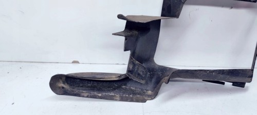 KIEROWNICA POWIETRZA LEWA AUDI Q7 3.0 4L0117335