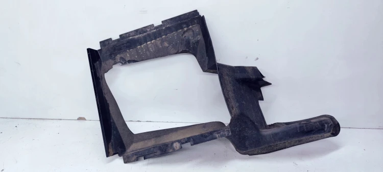 KIEROWNICA POWIETRZA LEWA AUDI Q7 3.0 4L0117335