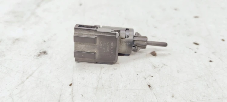 CZUJNIK HAMULCA STOP AUDI A3 A4 A5 A6 3B0945511C