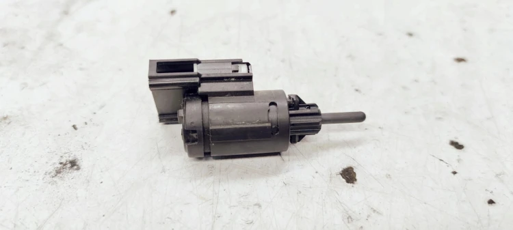 CZUJNIK HAMULCA STOP AUDI A3 A4 A5 A6 3B0945511C