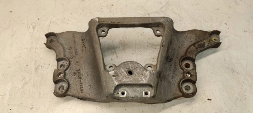 MOCOWANIE ŁAPA PODPORA SKRZYNI AUDI A6 4F0399263M