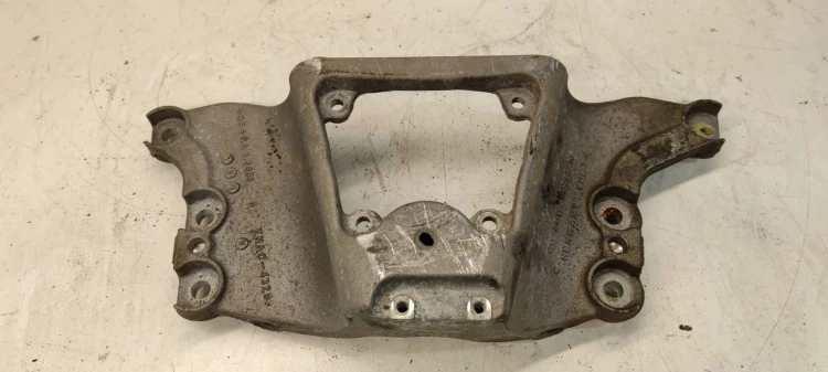 MOCOWANIE ŁAPA PODPORA SKRZYNI AUDI A6 4F0399263M