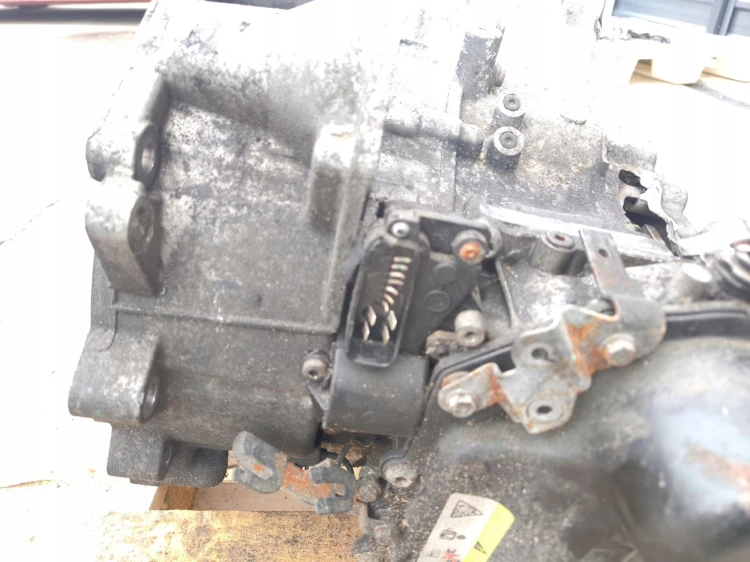 SKRZYNIA BIEGÓW AUDI VW SEAT AUTOMATYCZNA 1.6 TDI PWF USZKODZONA OBUDOWA !!