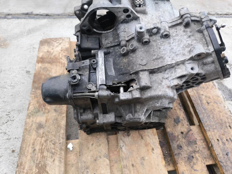 SKRZYNIA BIEGÓW AUDI VW SEAT AUTOMATYCZNA 1.6 TDI PWF USZKODZONA OBUDOWA !!