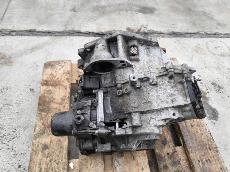 SKRZYNIA BIEGÓW AUDI VW SEAT AUTOMATYCZNA 1.6 TDI PWF USZKODZONA OBUDOWA !!