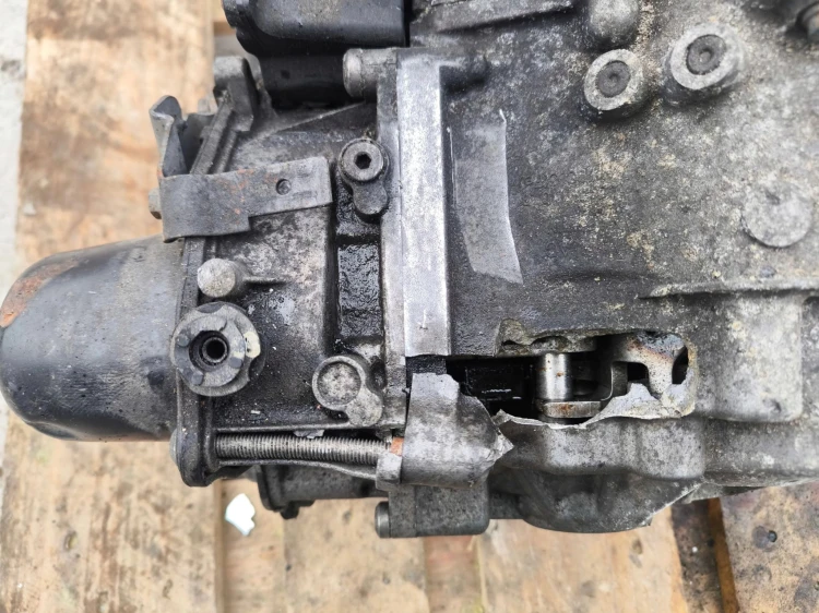 SKRZYNIA BIEGÓW AUDI VW SEAT AUTOMATYCZNA 1.6 TDI PWF USZKODZONA OBUDOWA !!