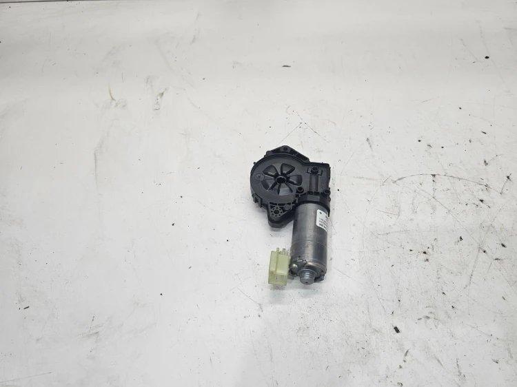 SILNICZEK SILNIK SZYBERDACHU AUDI VW SEAT SKODA 3G9877795G