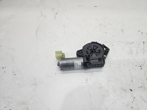 SILNICZEK SILNIK SZYBERDACHU AUDI VW SEAT SKODA 3G9877795G