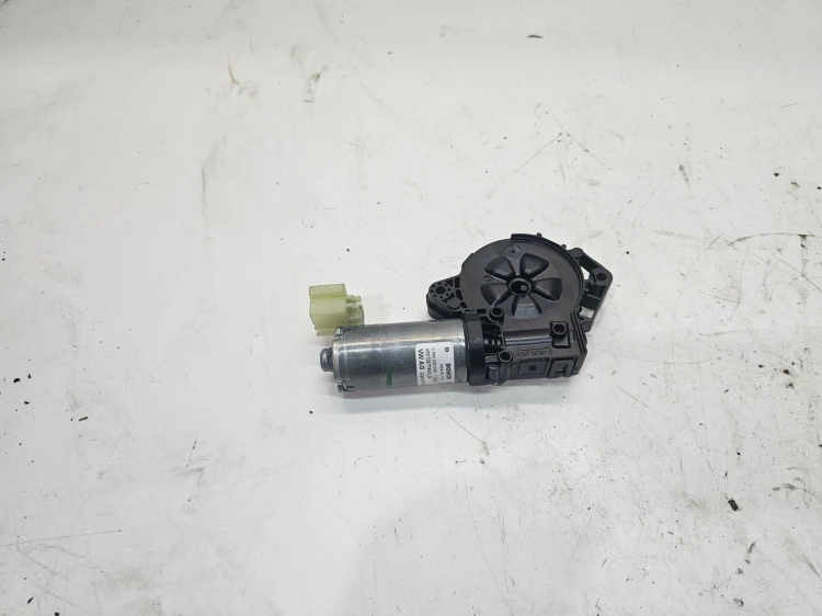 SILNICZEK SILNIK SZYBERDACHU AUDI VW SEAT SKODA 3G9877795G