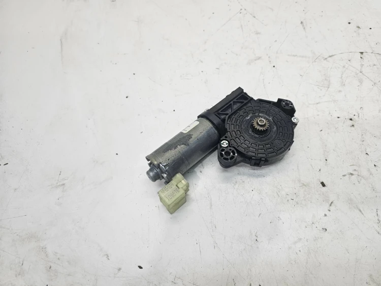 SILNICZEK SILNIK SZYBERDACHU AUDI VW SEAT SKODA 3G9877795G