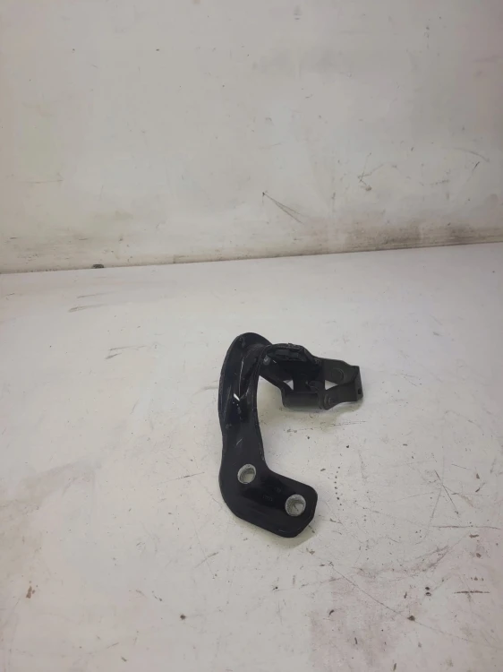 ZAWIAS KLAPY PRAWY TYŁ AUDI A6 C7 4G9827300
