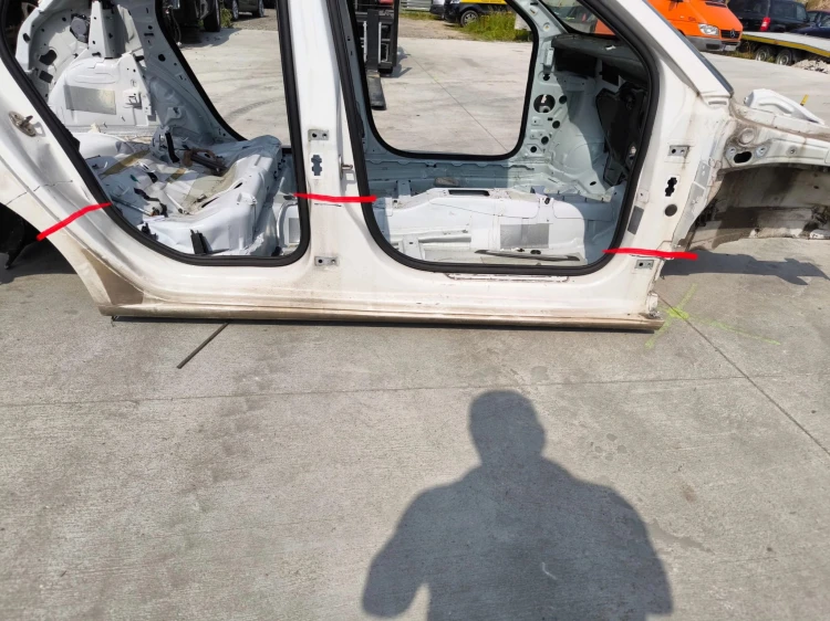 ĆWIARTKA PRÓG BOK PRAWA STRONA AUDI A1 8X 8X4 SPORTBACK 5-DRZWI !!!