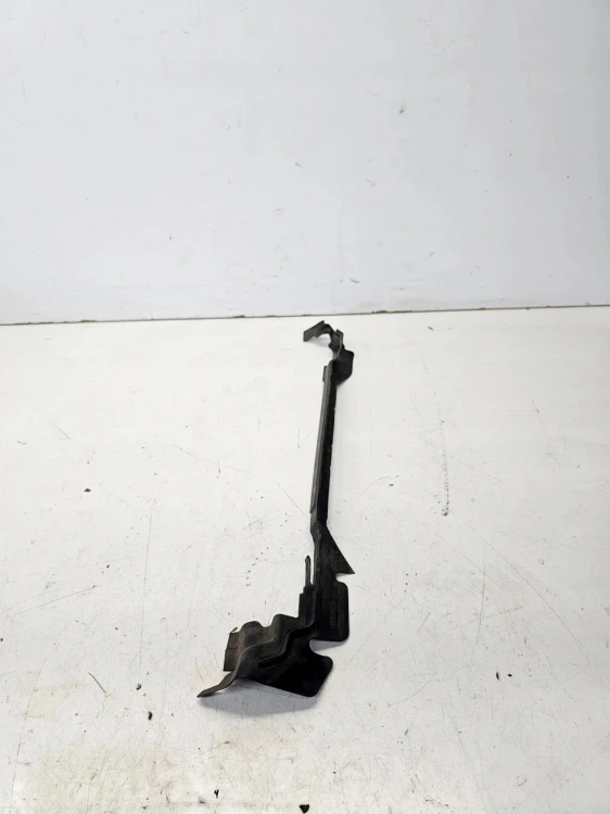 KIEROWNICA POWIETRZA LEWA AUDI TT 8S 2. TFSI 8S0121331