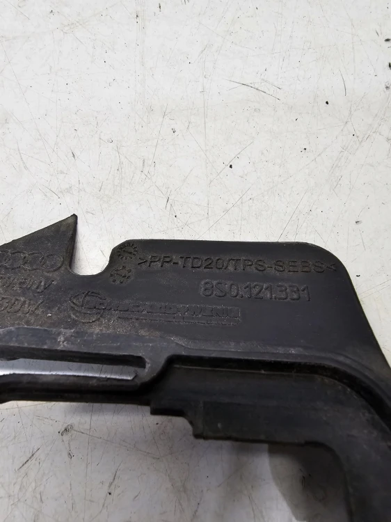 KIEROWNICA POWIETRZA LEWA AUDI TT 8S 2. TFSI 8S0121331