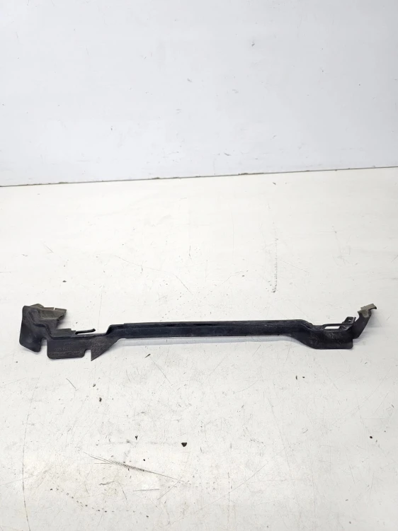 KIEROWNICA POWIETRZA LEWA AUDI TT 8S 2. TFSI 8S0121331