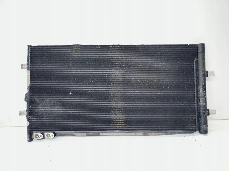 CHŁODNICA SKRAPLACZ KLIMATYZACJI AUDI Q3 8U 8U0260401C