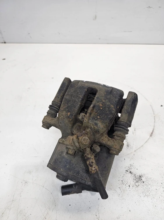 ZACISK HAMULCOWY PRAWY TYŁ AUDI Q3 8U QUATTRO VW 5079/J