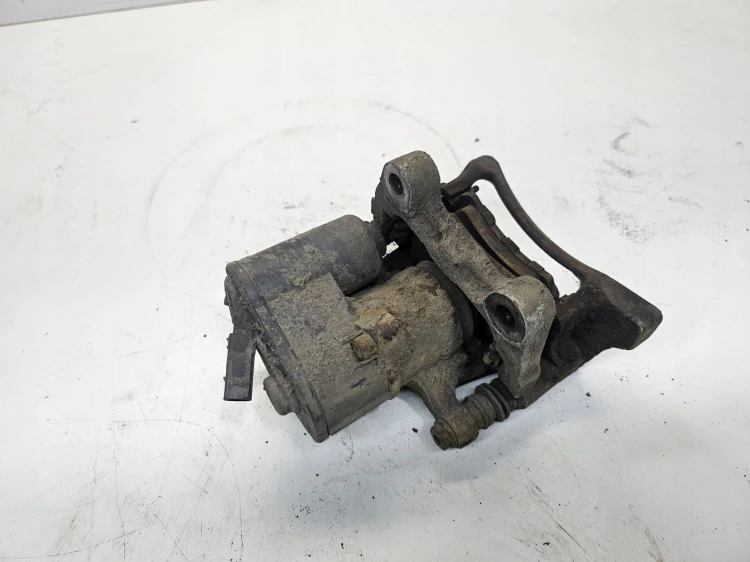 ZACISK HAMULCOWY PRAWY TYŁ AUDI Q3 8U QUATTRO VW 5079/J