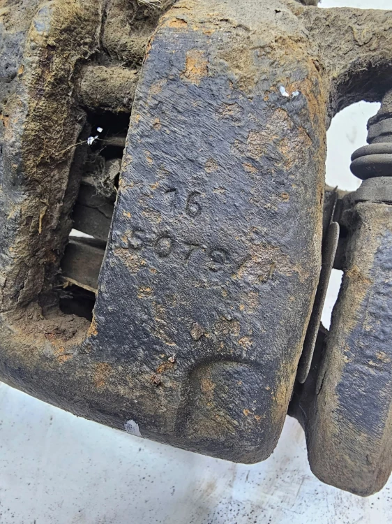 ZACISK HAMULCOWY PRAWY TYŁ AUDI Q3 8U QUATTRO VW 5079/J