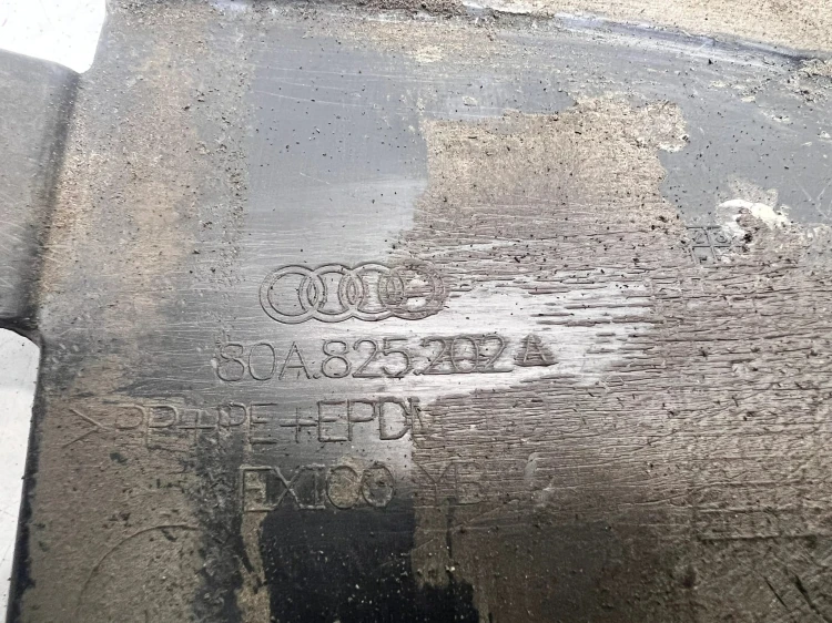 OSŁONA PŁYTA PODWOZIA PRAWY PRZÓD MAŁA AUDI Q5 FY 80A825202A 29/26