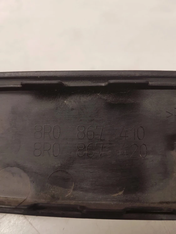 LISTWA DEKORY DRZWI PRAWY AUDI Q5 8R 8R0867410