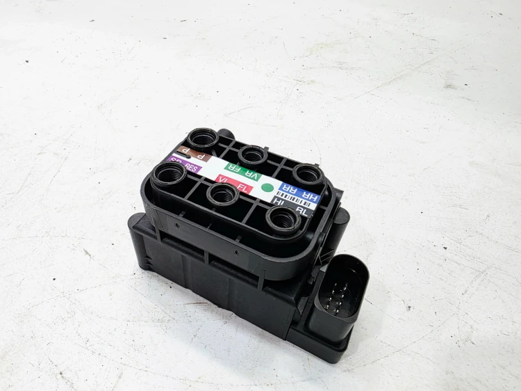 ZAWÓR ROZDZIELACZ PNEUMATYKI AUDI A6 C7 A7 A8 D4 4H0616013A