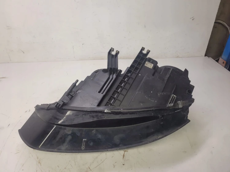 REFLEKTOR PRAWY PRZÓD AUDI A4 B8 LIFT 8K0941004AC