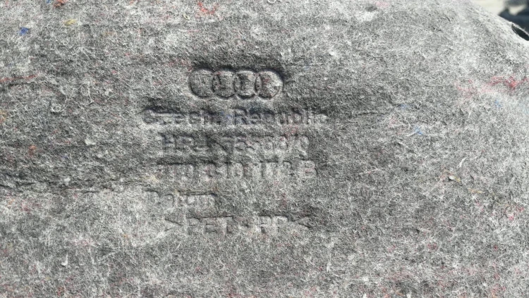 NADKOLE PRAWY TYŁ AUDI A5 COUPE 8T0810172B
