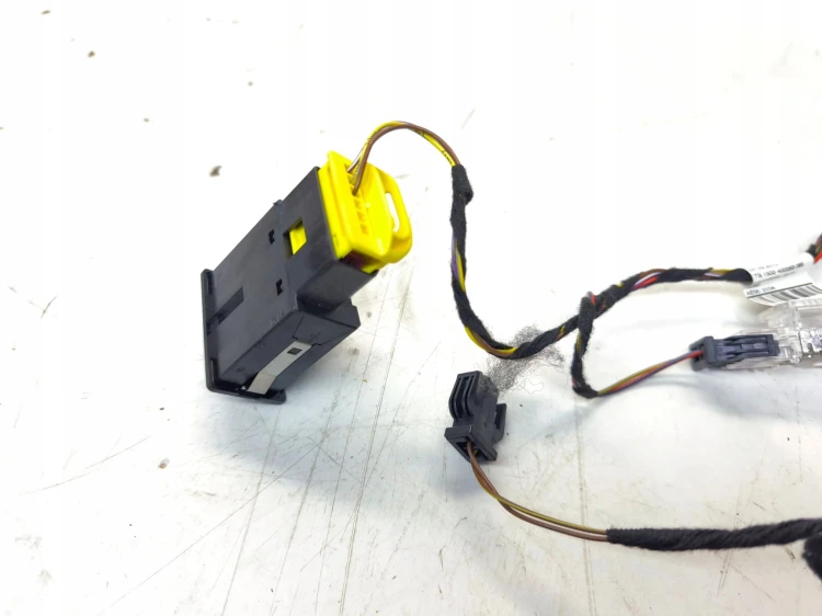 WIĄZKA SCHOWKA AIR BAG AUDI A1 8X 8X0971679K 5P0919237C