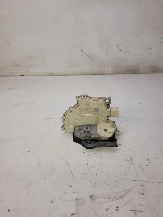 ZAMEK DRZWI PRAWY TYŁ AUDI A4 B9 A5 A6 4G0839016F