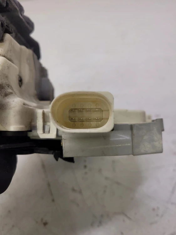 ZAMEK DRZWI PRAWY TYŁ AUDI A4 B9 A5 A6 4G0839016F