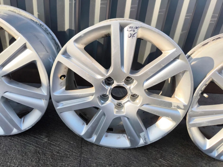 FELGA FELGI VW AUDI A4 A5 A6 7.5J R17 ET45 8K0601025B R*26* KOMPLET