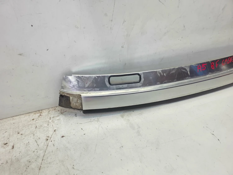 LISTWA CHROM SZYBY CZOŁOWEJ PRAWA AUDI A5 8F CABRIO 8F0853829B