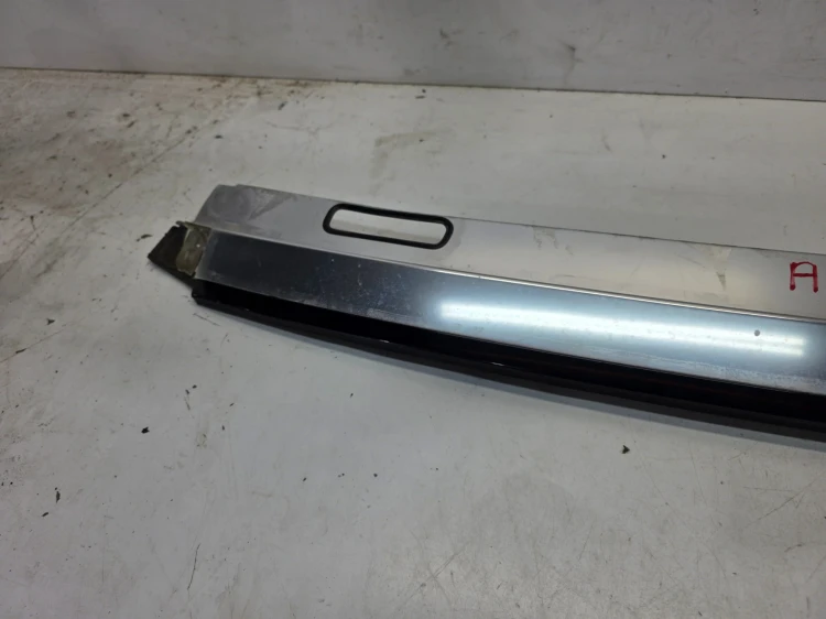 LISTWA CHROM SZYBY CZOŁOWEJ PRAWA AUDI A5 8F CABRIO 8F0853829B