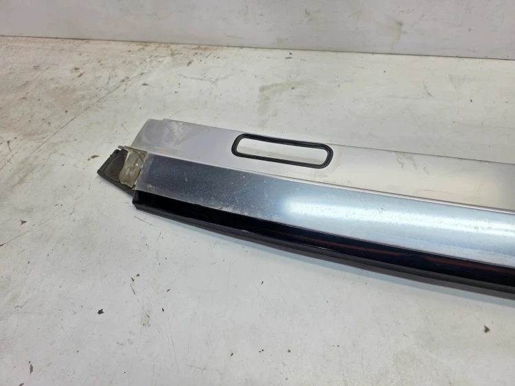 LISTWA CHROM SZYBY CZOŁOWEJ PRAWA AUDI A5 8F CABRIO 8F0853829B