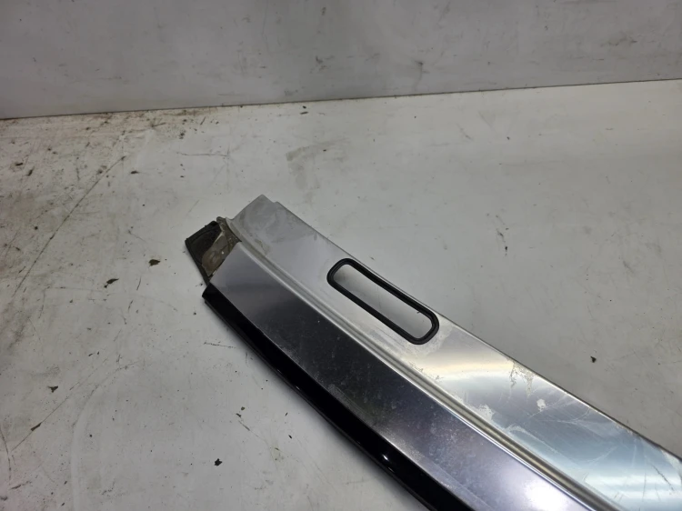LISTWA CHROM SZYBY CZOŁOWEJ PRAWA AUDI A5 8F CABRIO 8F0853829B