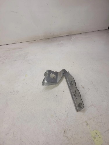 ZAWIAS MASKI LEWY AUDI A5 8T 8T0823301D