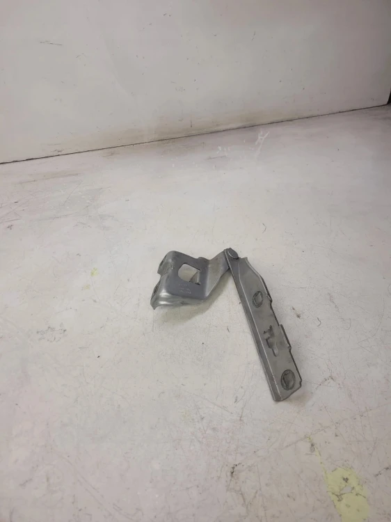 ZAWIAS MASKI LEWY AUDI A5 8T 8T0823301D