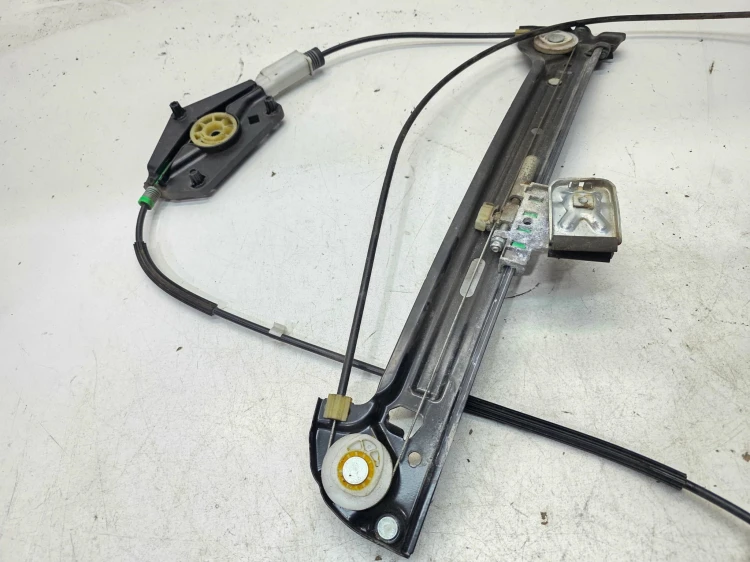 MECHANIZM SZYBY LEWY PRZÓD AUDI A5 8T CABRIO 8F0837461B