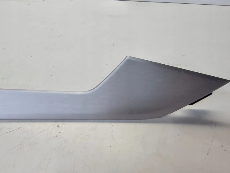 DEKOR DRZWI PRAWY PRZÓD AUDI A4 B9 8W0867410
