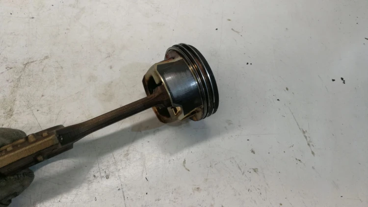 TŁOK + KORBOWÓD AUDI A4 A6 C62.0 TFSI 82L143 06DD
