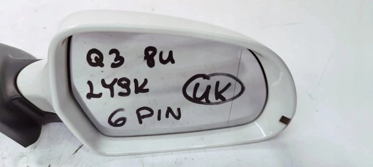 LUSTERKO ZEWNĘTRZNE PRAWE AUDI Q3 8U 6 PIN LY9K UK 8U2857410D