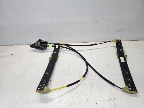 MECHANIZM SZYBY PRAWY PRZÓD AUDI A1 8X 3-DRZWI 8X3837462