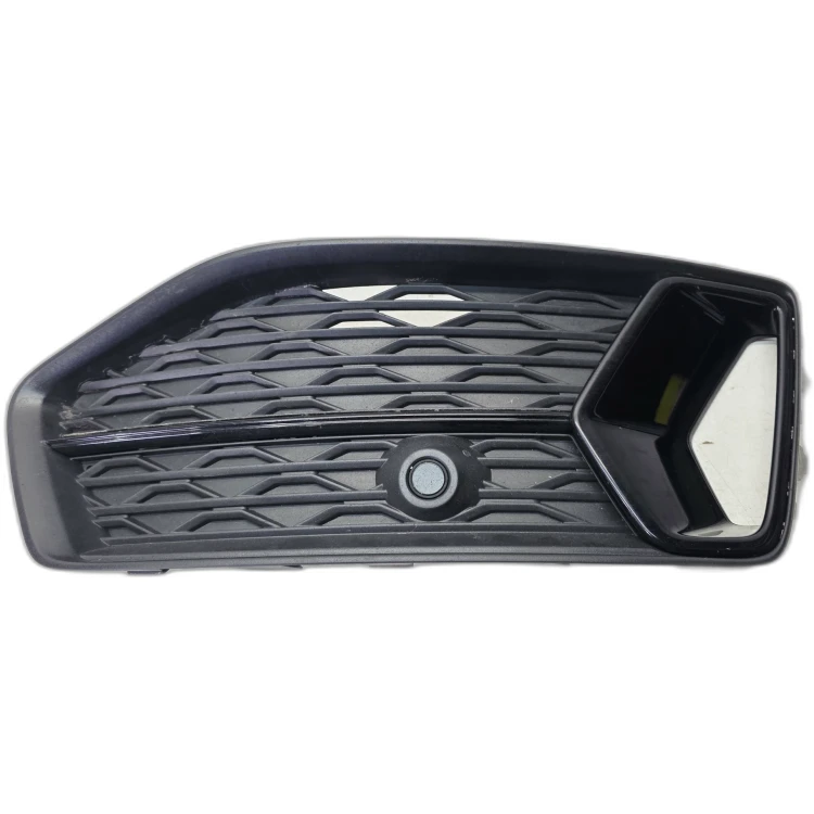 KRATKA ATRAPA ZAŚLEPKA ZDERZAKA PRAWA AUDI A6 C8 4K0807682D